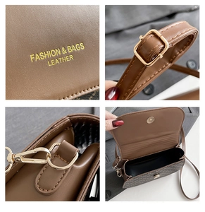 Vues détaillées du sac besace marron avec logo embossé et finitions dorées
