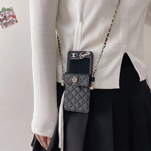 Quilted leather phone crossbody bag with camellia flower clasp and chain strap for P50