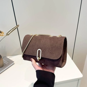 Sac carré bandoulière en daim marron de style français avec chaîne dorée chic