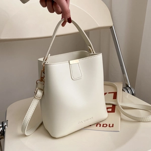 Damen Beuteltasche PU Leder Kleine Umhängetasche Schultertasche Street Fashion Einfarbig Lässig Reise Goldene Hardware