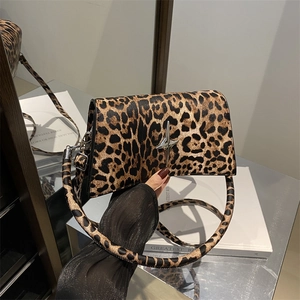 Borsa a tracolla leopardata retrò da donna con fibbia a stella argentata di tendenza