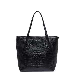 Classic black crocodile pattern tote bag with large capacity for winter 2024 fashion