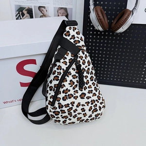 Sac de poitrine imprimé léopard de style japonais avec sangle réglable pour le sport