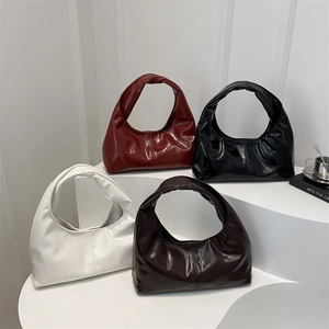 Sac sous le bras en cuir PU rétro pour femme Sac à main Hobo à coutures minimalistes Sac à bandoulière tendance pour style urbain quotidien