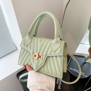 Minzgrüne, V-gesteppte kleine quadratische Handtasche mit goldenem Drehverschluss