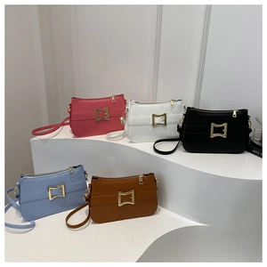 Détails de sacs à bandoulière en similicuir matelassé luxe en cinq couleurs tendance