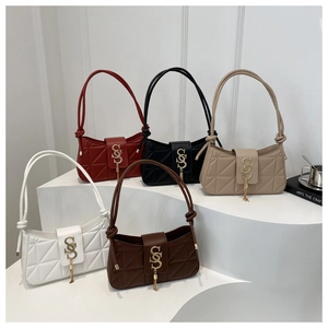 Five colors of quilted leather hobo bags with S-logo and knotted shoulder straps