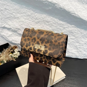 Borsa a tracolla vintage leopardata con catena dorata e chiusura quadrata moda