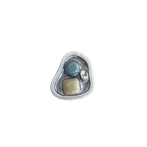 Silver retractable phone grip featuring vintage blue stone and pearl flower design