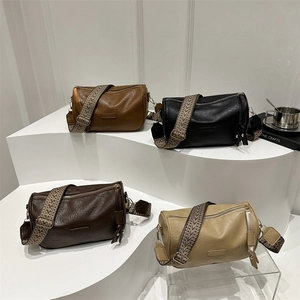 Retro PU Leather Crossbody Bag With Wide Geometric Woven Strap Casual Underarm Shoulder Bag For Women