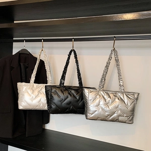 Quilted Puffer Tote Bag For Women With Ruched Strap Padded Metallic Large Capacity Casual Shoulder Handbag Winter Style