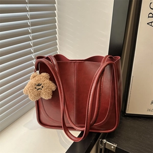Retro deep red large capacity tote bag with star plush charm for women daily commute