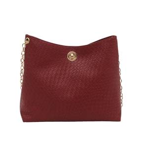 Retro dark red woven shoulder bag with golden chain strap and magnetic lock closure