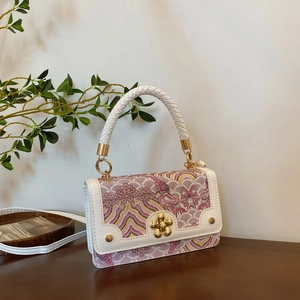 Sac à main rétro carré avec motif vagues roses et poignée tissée pour femmes