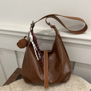 Grand sac cabas marron en cuir PU vintage avec breloque ours pour le quotidien