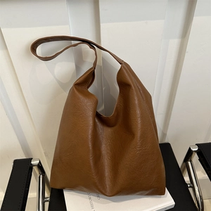 Women Large Capacity Tote Bag Retro Textured PU Leather Shoulder Bag Soft Fashion Hobo Handbag Commuting Daily Use