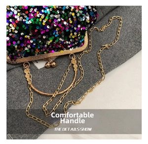 Détails de ce sac de soirée pailleté multicolore avec bandoulière et poignée en métal