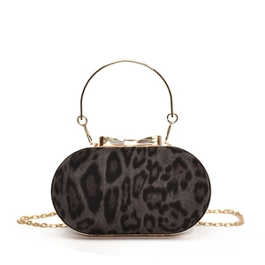 Elegante borsa a mano con stampa leopardata, manico in metallo dorato e tracolla a catena