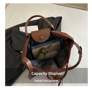 Sac cabas en cuir mat marron foncé avec grand espace intérieur pour livres et tablette
