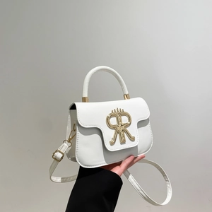 Modische weiße quadratische Handtasche mit goldenem RR-Logo und Umhängeriemen