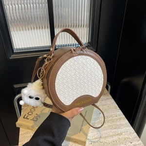 Damen Runde Umhängetasche PU Leder Webmuster Patchwork Handtasche Mit Plüsch Monster Anhänger Goldene Metallteile Kleine Schultertasche