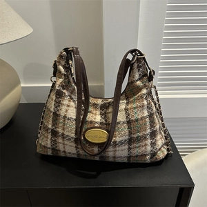 Borsa tote retrò in tweed scozzese con cinturini in pelle marrone e logo dorato