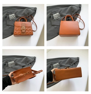 Vues détaillées du sac bandoulière marron vintage avec rabat matelassé doré