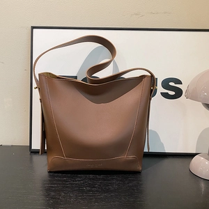 Retro brown leather bucket bag with large capacity and shoulder strap for women