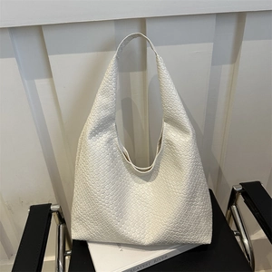 Grand sac Hobo blanc en cuir tressé minimaliste avec large bandoulière élégante