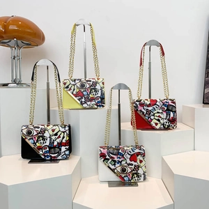 Borsa A Tracolla Con Stampa Graffiti Da Donna Pelle PU Catena Dorata Streetwear Pop Art Piccola Borsa Quadrata