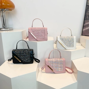 Women Shoulder Bag PU Leather Tweed Splicing Gold Metal Bar Flap Square Handbag Elegant Chic Fashionable Crossbody