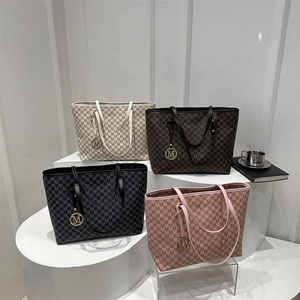 Women Tote Bag PU Leather Large Capacity Monogram Print Metal M Pendant Commuter Shoulder Handbag Vintage Trendy