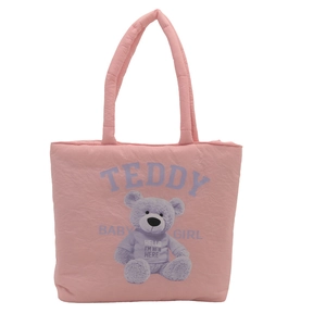 Borsa tote trapuntata rosa con illustrazione di orsetto e manici imbottiti morbidi