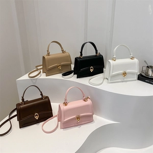 Borsa A Tracolla Da Donna Pelle PU Piccola Borsa Quadrata Con Fibbia In Metallo Dorato Manico Superiore Tracolla Regolabile Tinta Unita