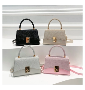 Selezione di mini borse a tracolla patchwork glitterate lucide in quattro colori