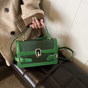 Chic green crocodile pattern PU leather crossbody bag for women with gold clasp detail