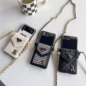 Quilted PU Leather Crossbody Chain Phone Case With Bear Charm And Faux Artificial Pearl Detail For Foldable Smartphones