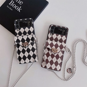 Schachbrett-Handyhülle mit Kette zum Umhängen für Samsung Z Flip 6 Klapphandy-Cover