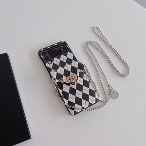 Schachbrett-Handyhülle für Galaxy Z Flip mit Kartenhalter und Metall-Kettenriemen
