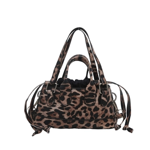 Borsa tote leopardata retrò francese con doppi manici e chiusura con coulisse nera