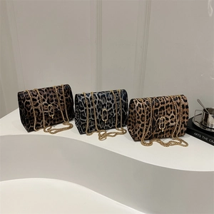 Women Leopard Print Shoulder Bag PU Leather Golden Metal Chain Strap Square Crossbody Purse Flap Lock Fashion Casual