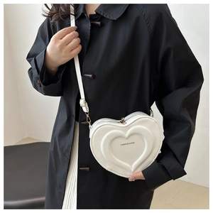 Borsa a tracolla bianca a forma di cuore da donna con scritte FASHION & BAG e zip dorata