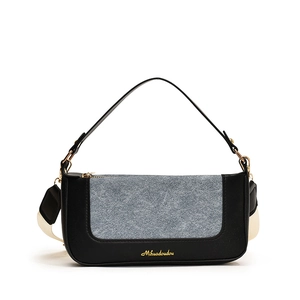 Borsa a tracolla in pelle nera con pannello denim grigio e ampia tracolla in tessuto