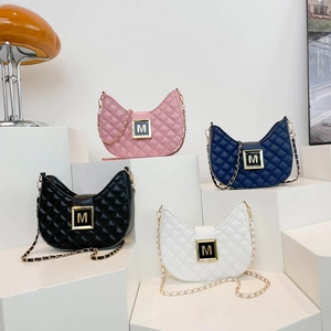 Quilted PU Leather Shoulder Bag Crescent Underarm Purse Chain Strap Metal M Buckle Fashion Street Style Women Handbag