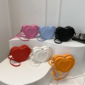 Borsa A Tracolla Alla Moda A Forma Di Cuore In Pelle PU Goffrata Borsa A Spalla Piccola Da Donna