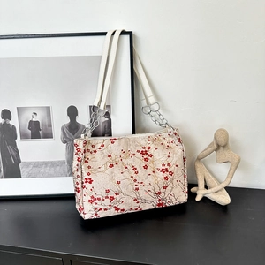 Sac fourre-tout style chinois avec broderies élégantes de fleurs de prunier