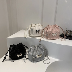 Sac Seau Cordon Cuir PU Décor Papillon Métal Femmes Chaîne Bandoulière Chic Y2K Sacoche Élégante