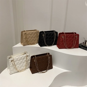 Women Quilted Shoulder Bag PU Leather Gold Chain Strap Fashion Underarm Square Handbag Chic Trendy Commuter