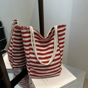 Sac cabas en toile à rayures rouges et blanches avec anses en corde pour l'été chic