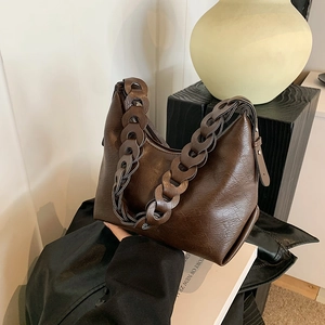 Retro dark brown underarm bag with unique ring chain strap and pebble leather texture